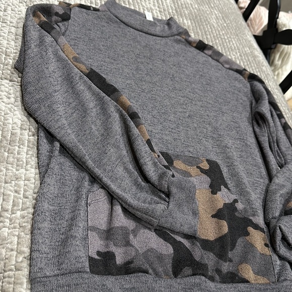 Together Clothing camouflage knit sweater 1130 - Picture 2 of 6